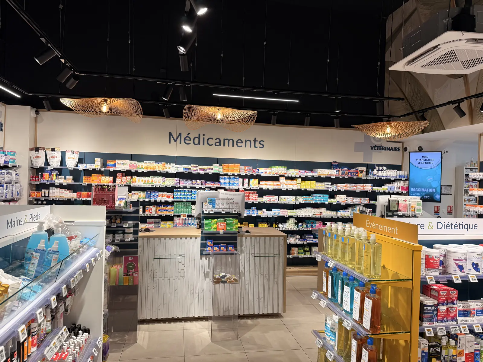The medicines area – Pharmacie Grauzam, Grand Camp, Les Abymes