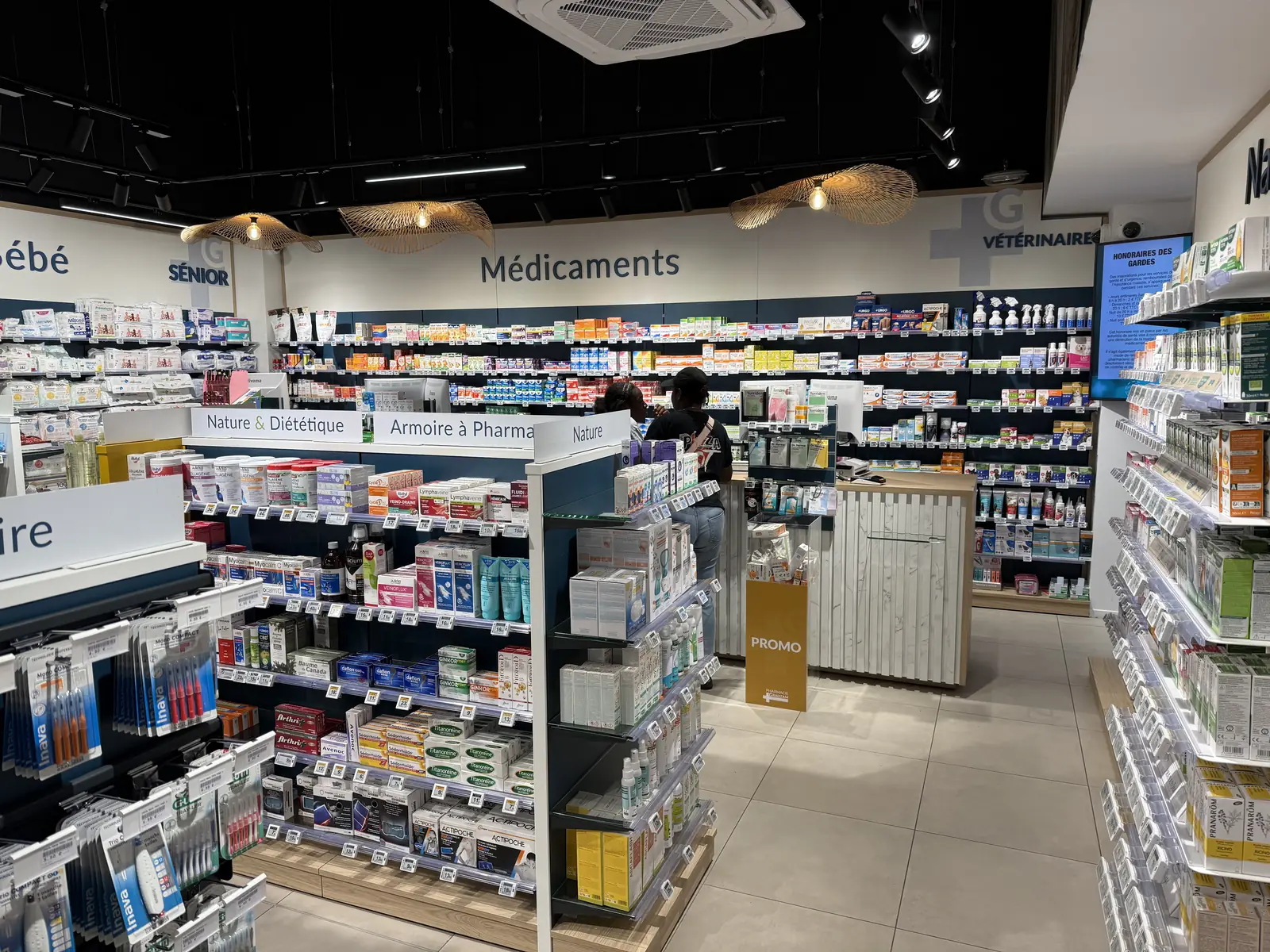 Seniors, veterinary and medicines – Pharmacie Grauzam, Grand Camp, Les Abymes